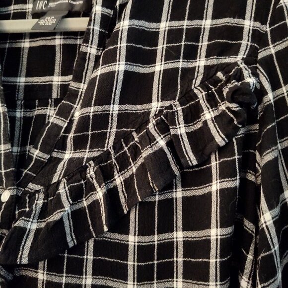INC Macy's Plaid Ruffle Detail V Neck Blouse XL Petite Black & White Western - Picture 8 of 11